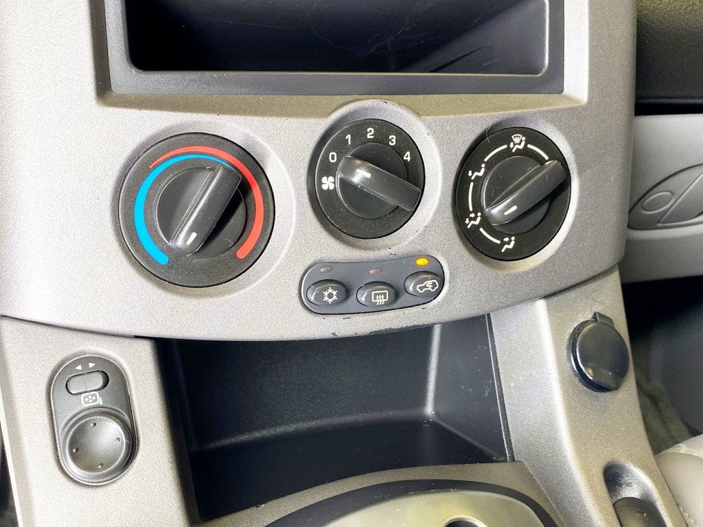 2005 Saturn Vue 4dr FWD Automatic V6 - 22896143 - 26