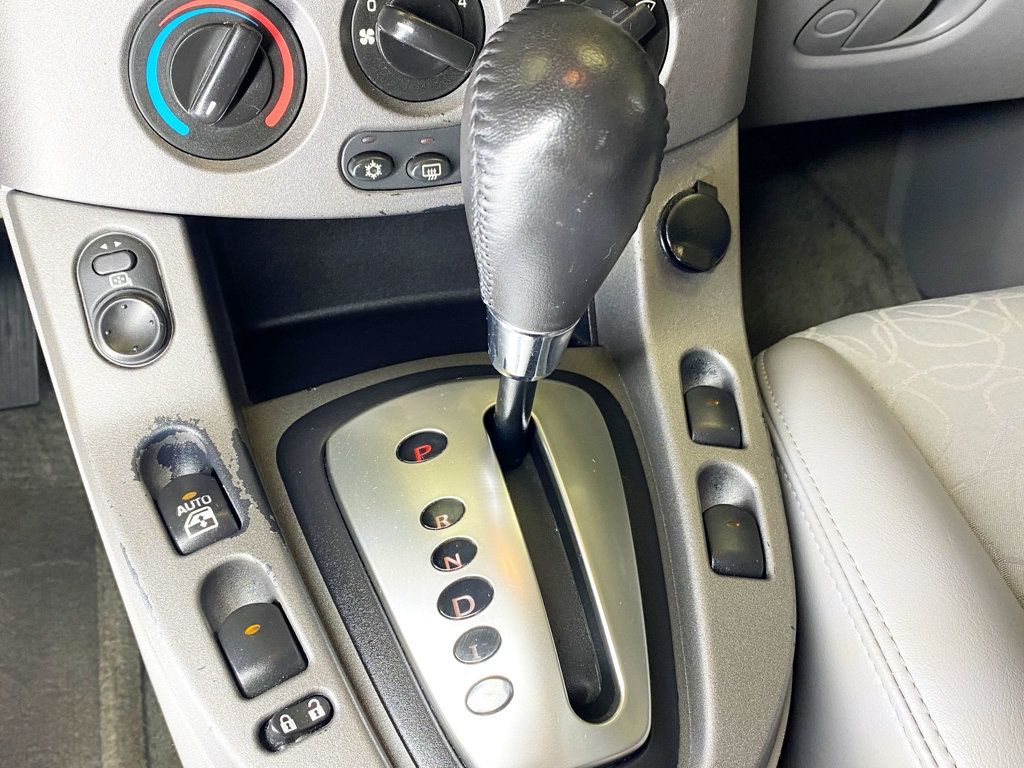 2005 Saturn Vue 4dr FWD Automatic V6 - 22896143 - 28