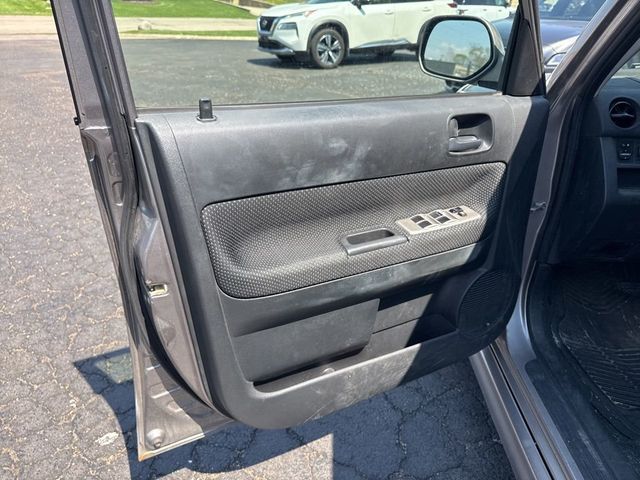 2005 Scion xB 5dr Wagon Automatic - 23016674 - 14