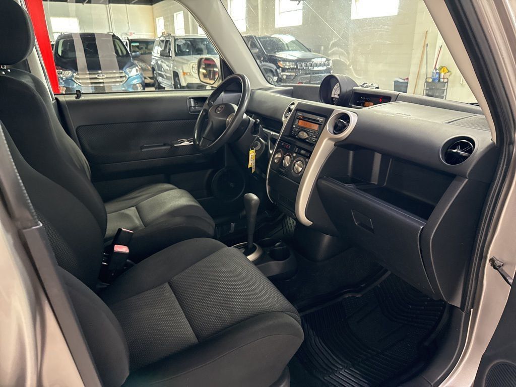 2005 Scion xB 5dr Wagon Automatic - 23016674 - 29