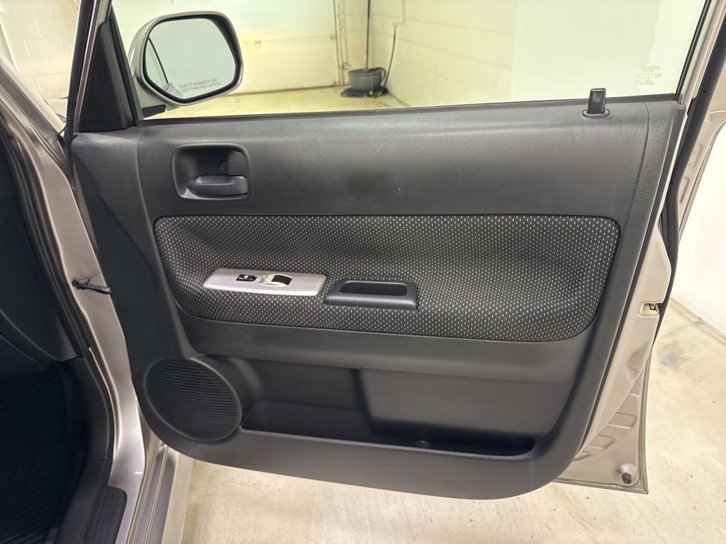 2005 Scion xB 5dr Wagon Automatic - 23016674 - 31