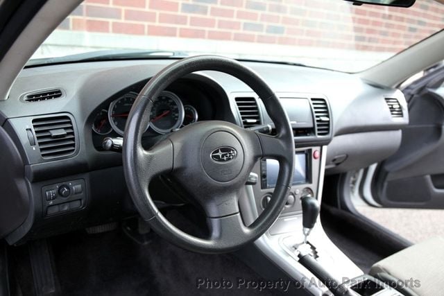 2005 Subaru Legacy Sedan 2.5i Automatic - 22755687 - 17