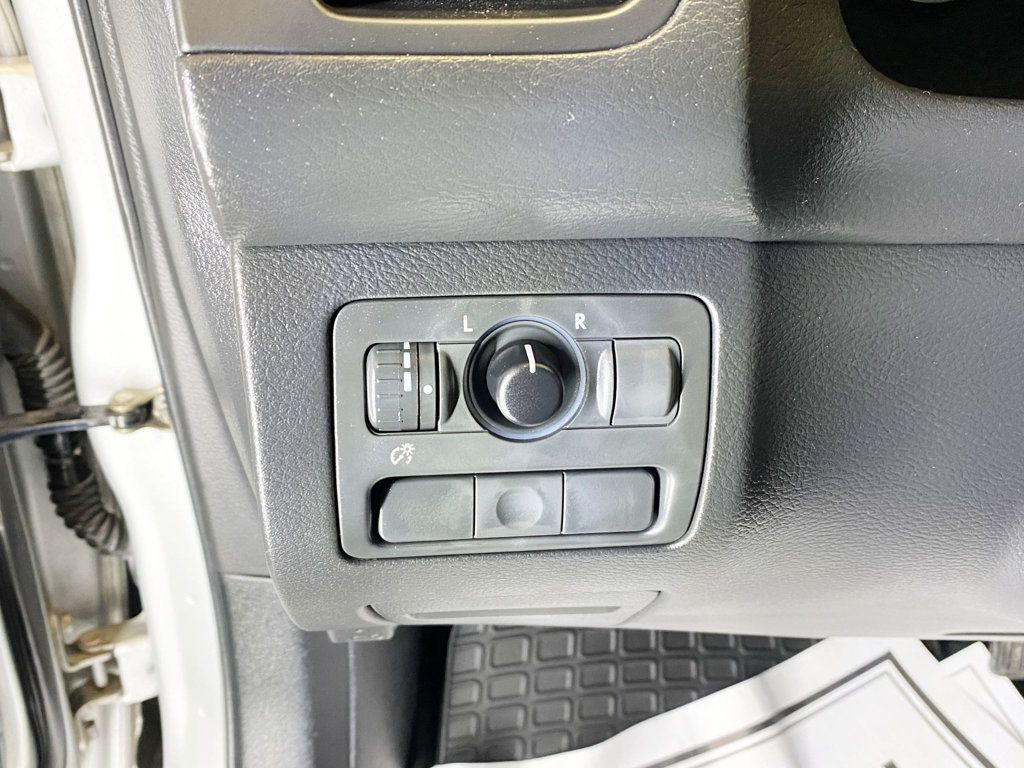 2005 Subaru Legacy Sedan 2.5i Ltd Automatic PZEV - 22967049 - 19