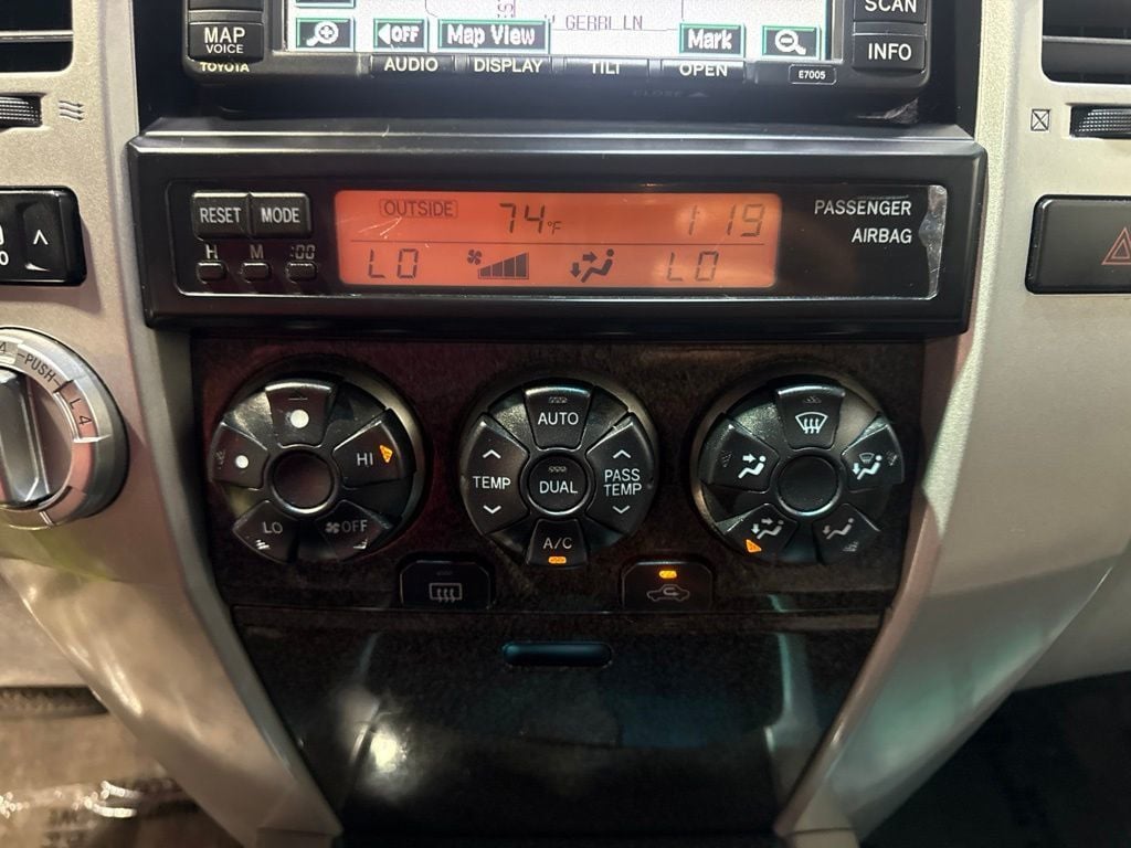 2005 Toyota 4Runner 4dr Limited V8 Automatic 4WD - 23050621 - 18