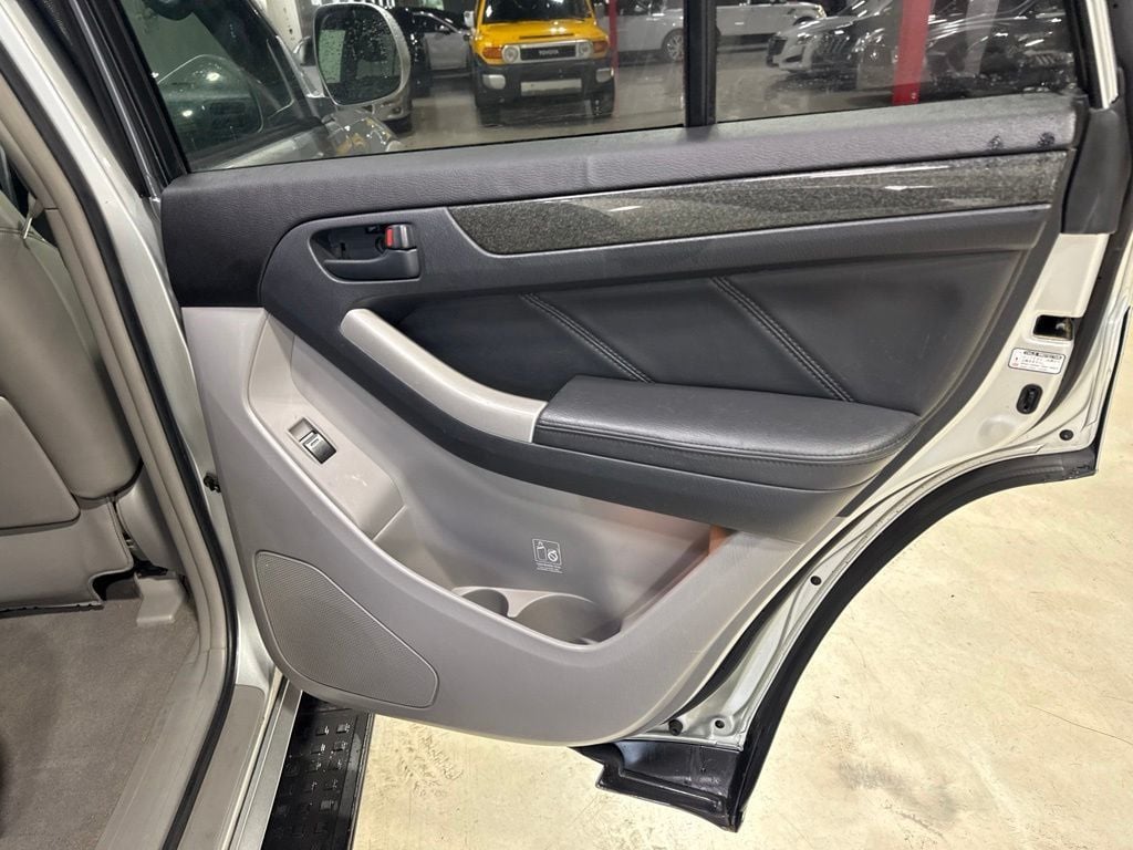 2005 Toyota 4Runner 4dr Limited V8 Automatic 4WD - 23050621 - 36