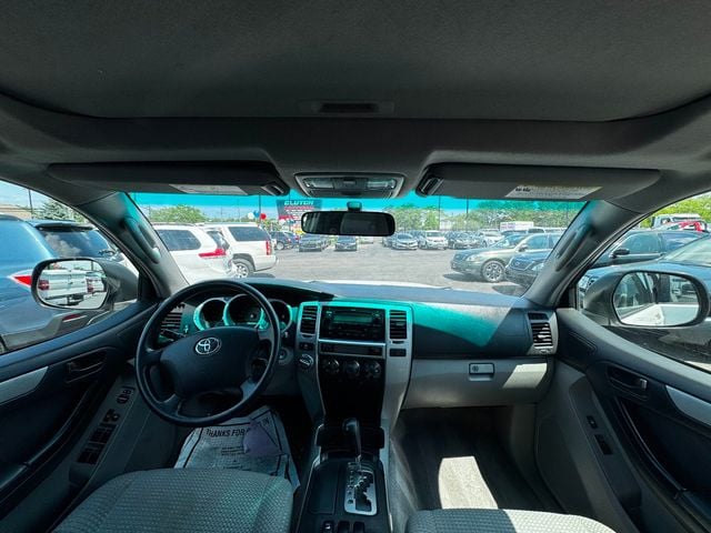 2005 Toyota 4Runner 4dr SR5 V6 Automatic 4WD - 23041705 - 17