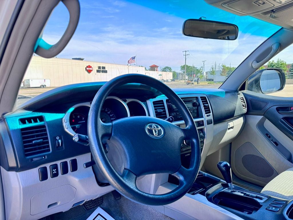 2005 Toyota 4Runner 4dr SR5 V6 Automatic 4WD - 23016733 - 8
