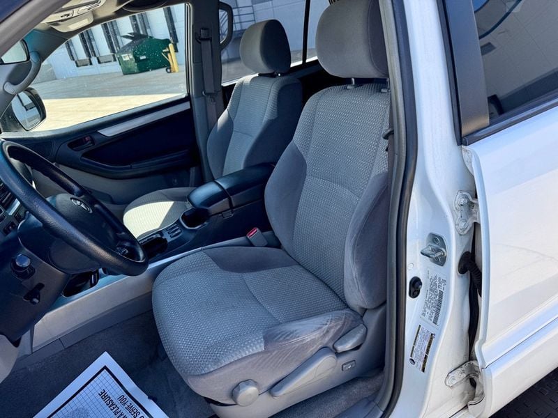 2005 Toyota 4Runner 4dr SR5 V6 Automatic 4WD - 23040478 - 9