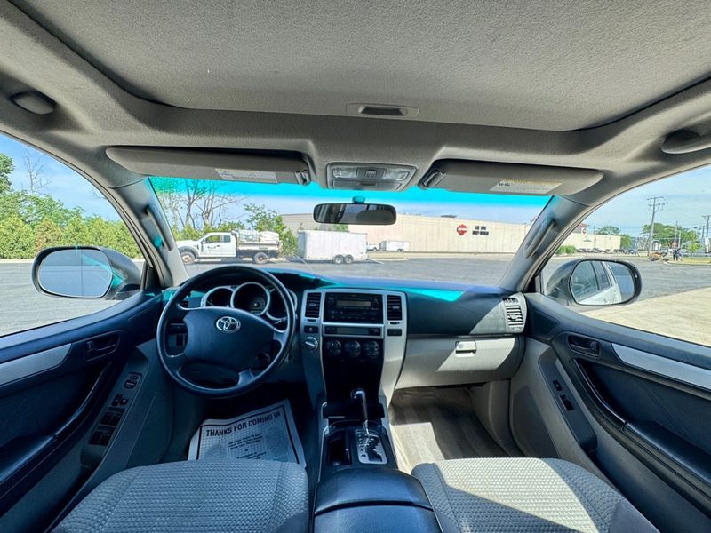 2005 Toyota 4Runner 4dr SR5 V6 Automatic 4WD - 23040478 - 13