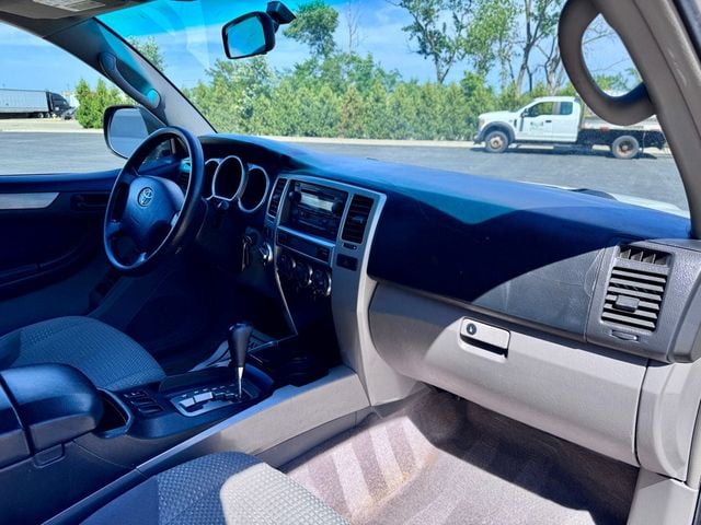 2005 Toyota 4Runner 4dr SR5 V6 Automatic 4WD - 23040478 - 14