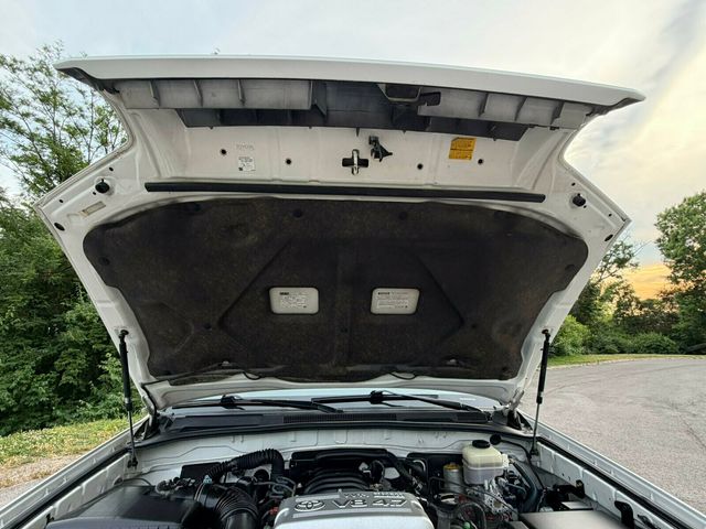 2005 Toyota 4Runner Rare V8 /4x4/Limited Pkg/JBL Audio System/Rear Air Suspension - 23028190 - 18