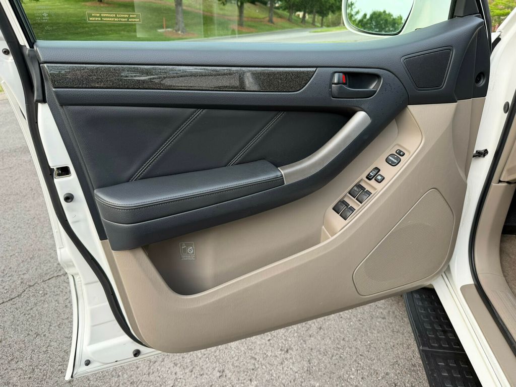 2005 Toyota 4Runner Rare V8! Limited, JBL Audio System, Rear Air Suspension - 23028190 - 12