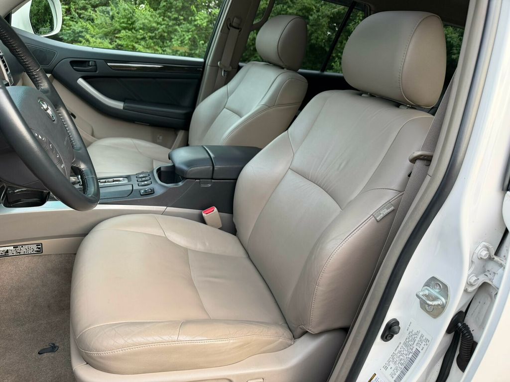 2005 Toyota 4Runner Rare V8! Limited, JBL Audio System, Rear Air Suspension - 23028190 - 14