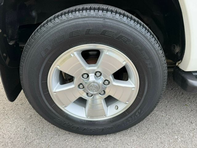 2005 Toyota 4Runner Rare V8! Limited, JBL Audio System, Rear Air Suspension - 23028190 - 16