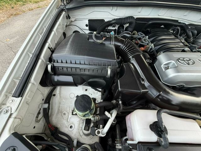 2005 Toyota 4Runner Rare V8! Limited, JBL Audio System, Rear Air Suspension - 23028190 - 21