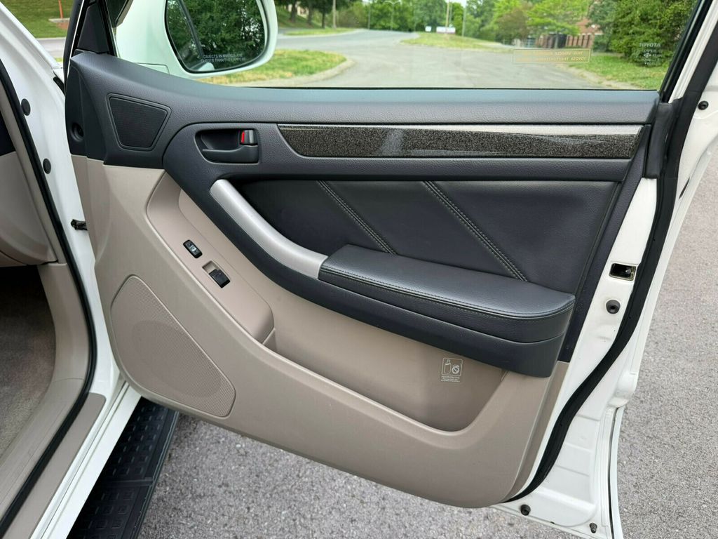 2005 Toyota 4Runner Rare V8! Limited, JBL Audio System, Rear Air Suspension - 23028190 - 26