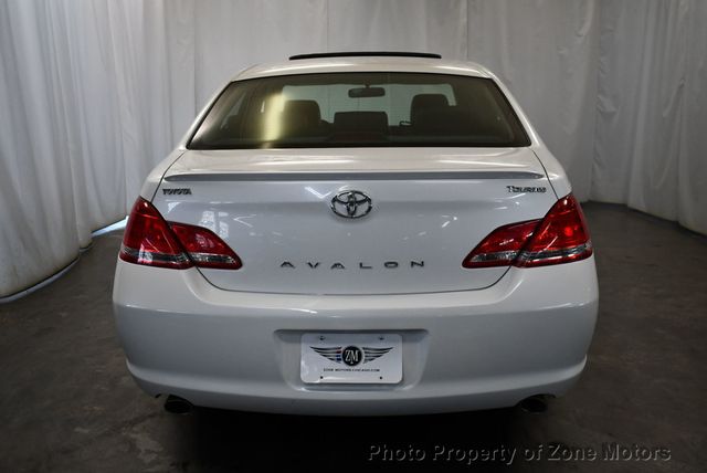 2005 Toyota Avalon 4dr Sedan XL - 22719845 - 13