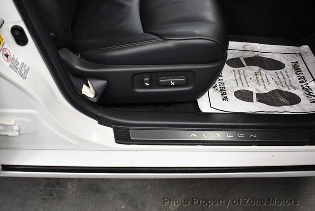 2005 Toyota Avalon 4dr Sedan XL - 22719845 - 18