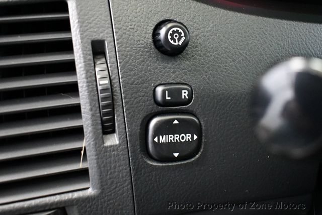 2005 Toyota Avalon 4dr Sedan XL - 22719845 - 30