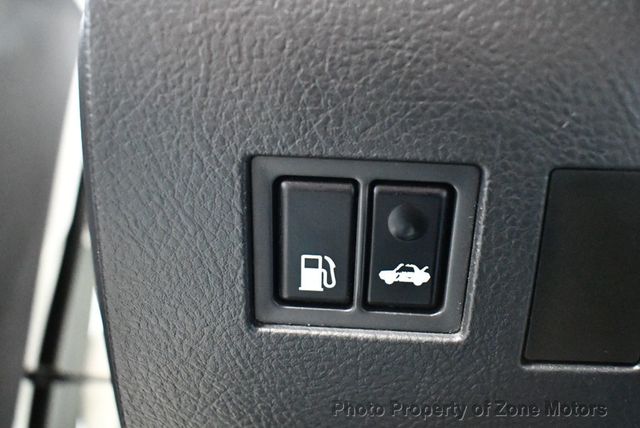 2005 Toyota Avalon 4dr Sedan XL - 22719845 - 33