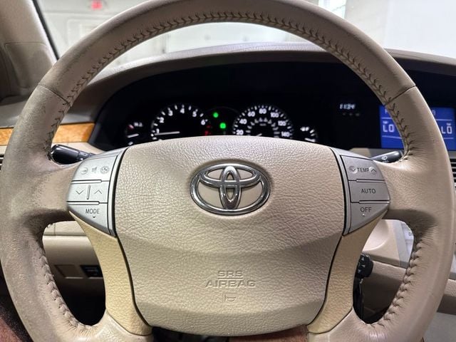 2005 Toyota Avalon 4dr Sedan XL - 23064498 - 13