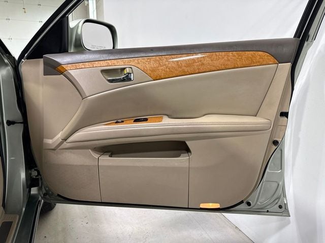 2005 Toyota Avalon 4dr Sedan XL - 23064498 - 30