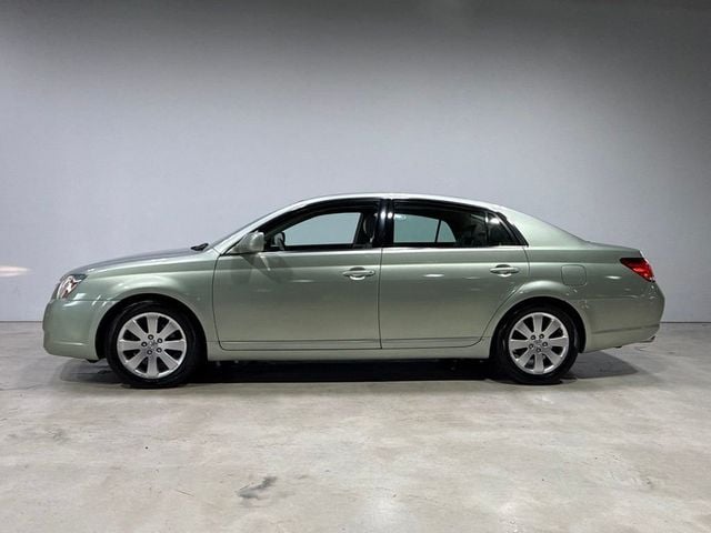 2005 Toyota Avalon 4dr Sedan XL - 23064498 - 3