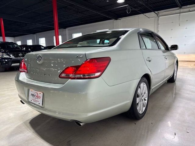 2005 Toyota Avalon 4dr Sedan XL - 23064498 - 6