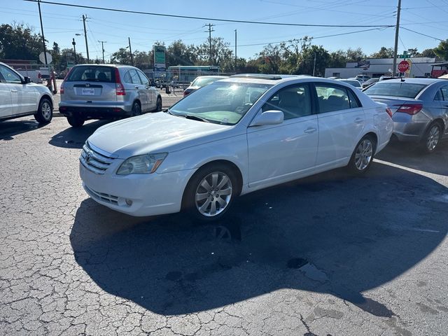 2005 Toyota Avalon 4dr Sedan XL - 22964595 - 3