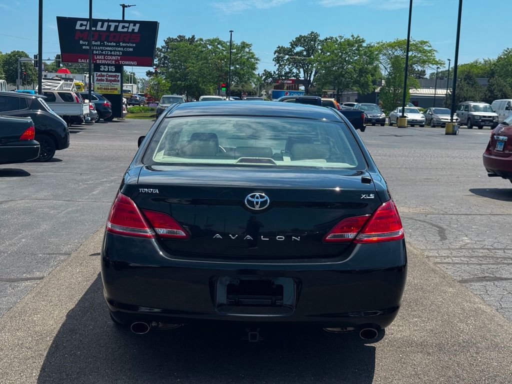 2005 Toyota Avalon 4dr Sedan XL - 23031341 - 5