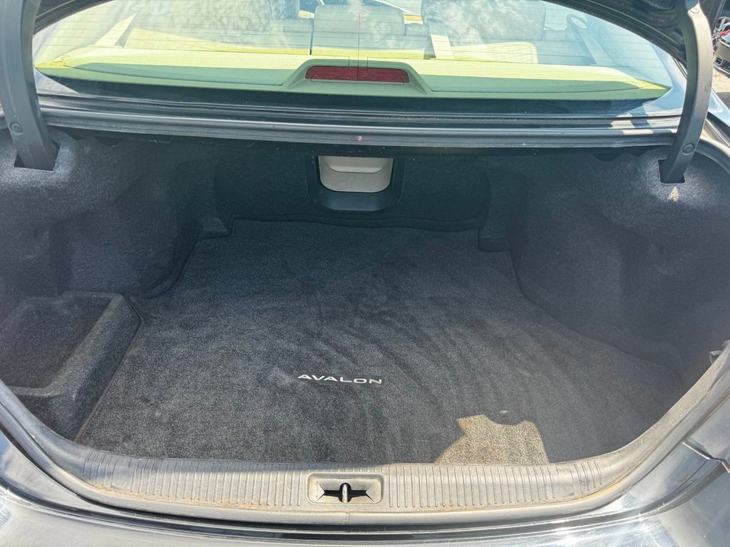 2005 Toyota Avalon 4dr Sedan XL - 23031341 - 6