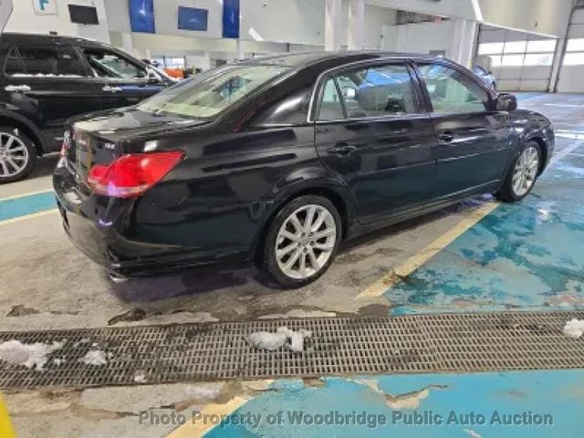 2005 Toyota Avalon 4dr Sedan XLS - 22994003 - 5