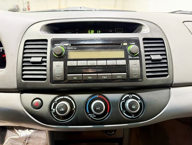 2005 Toyota Camry 4dr Sedan LE Automatic - 22935353 - 12