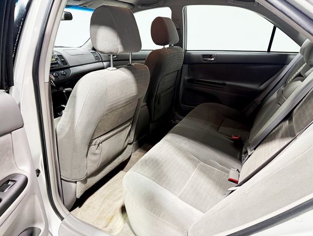 2005 Toyota Camry 4dr Sedan LE Automatic - 22935353 - 24