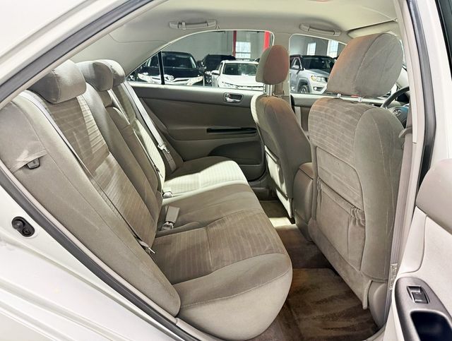 2005 Toyota Camry 4dr Sedan LE Automatic - 22935353 - 27