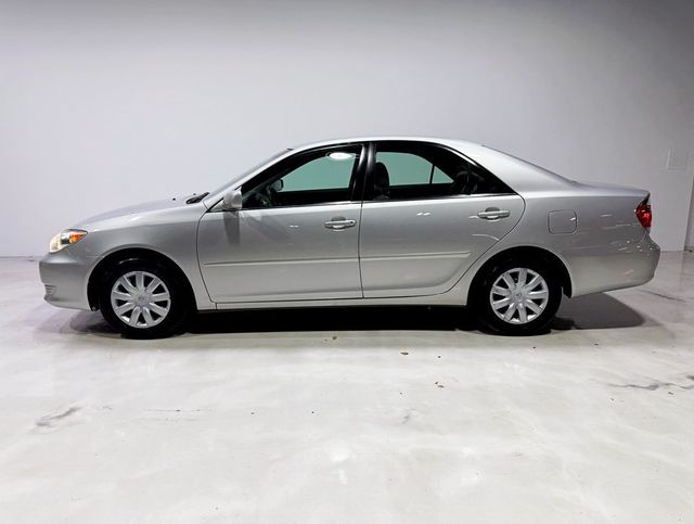 2005 Toyota Camry 4dr Sedan LE Automatic - 22935353 - 2