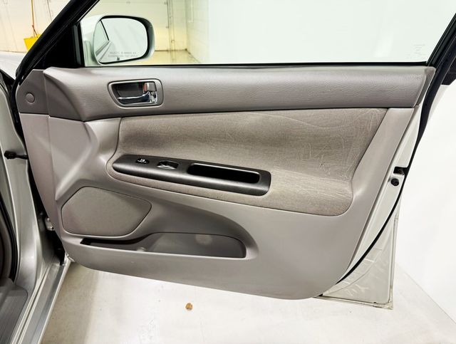 2005 Toyota Camry 4dr Sedan LE Automatic - 22935353 - 30
