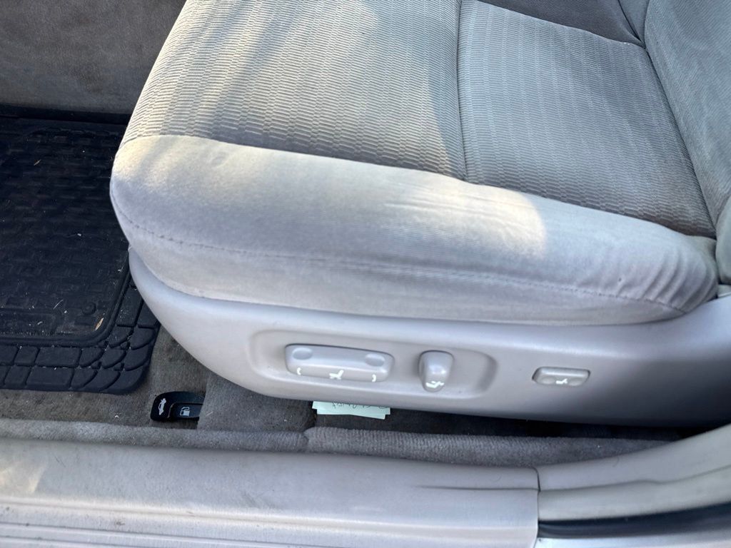 2005 Toyota Camry 4dr Sedan LE Automatic - 23052928 - 10