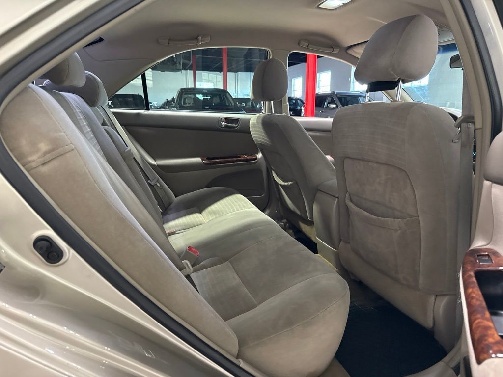 2005 Toyota Camry 4dr Sedan LE Automatic - 23052928 - 20