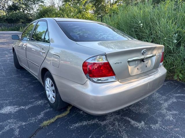 2005 Toyota Camry 4dr Sedan LE Automatic - 23052928 - 2
