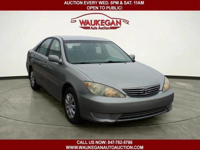 2005 Toyota Camry 4dr Sedan LE Automatic - 22968953 - 1