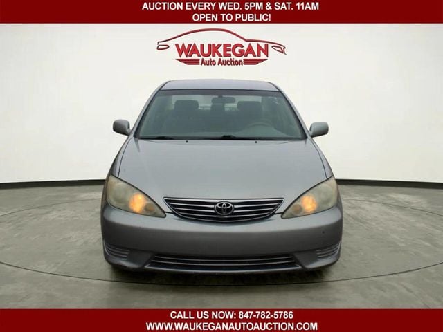 2005 Toyota Camry 4dr Sedan LE Automatic - 22968953 - 2