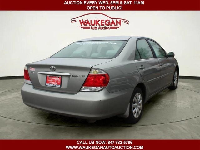 2005 Toyota Camry 4dr Sedan LE Automatic - 22968953 - 3