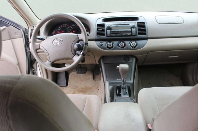 2005 Toyota Camry 4dr Sedan LE Automatic - 22968953 - 7