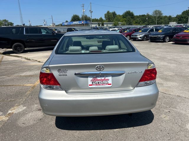 2005 Toyota Camry 4dr Sedan LE Automatic - 23058976 - 4