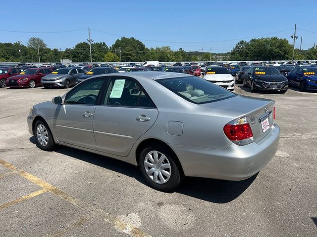 2005 Toyota Camry 4dr Sedan LE Automatic - 23058976 - 5