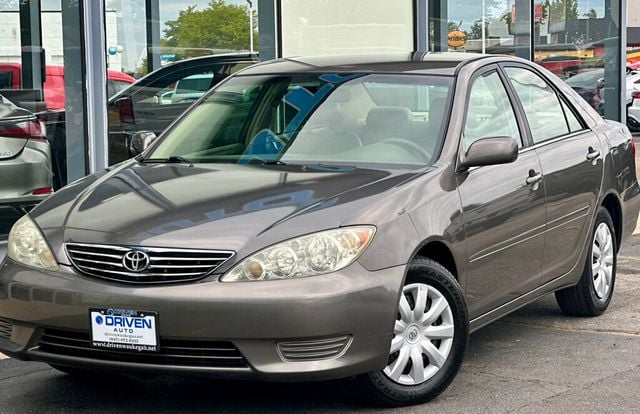 2005 Toyota Camry 4dr Sedan LE Automatic - 22552238 - 32