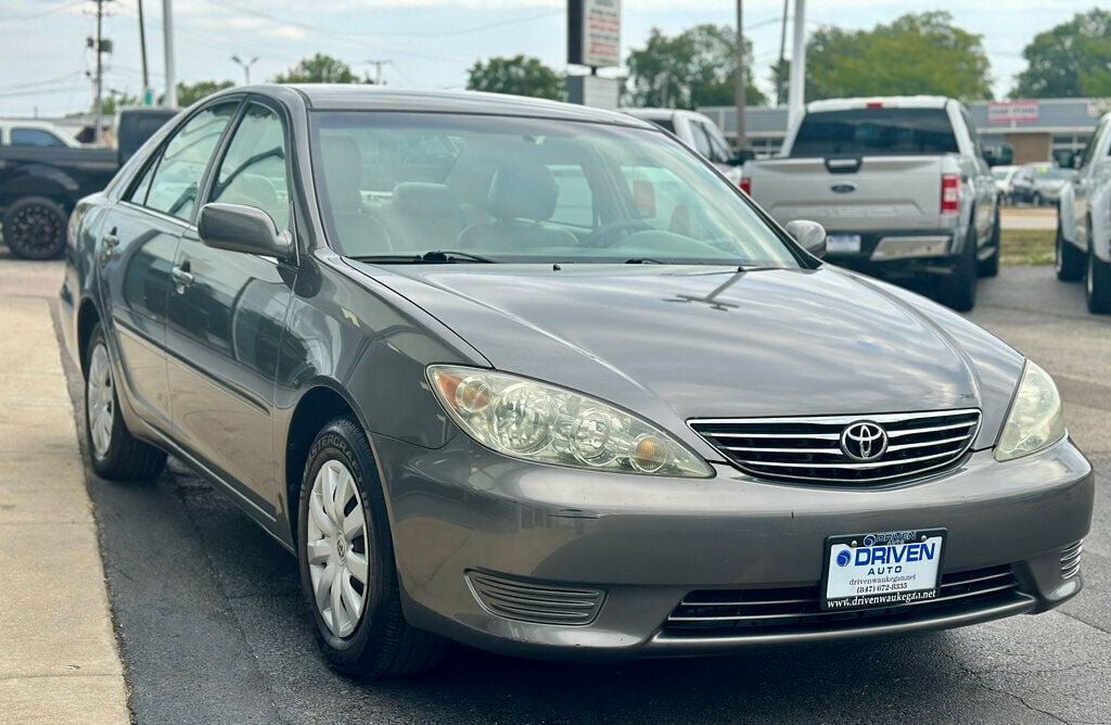 2005 Toyota Camry 4dr Sedan LE Automatic - 22552238 - 5