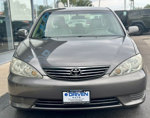 2005 Toyota Camry 4dr Sedan LE Automatic - 22552238 - 6