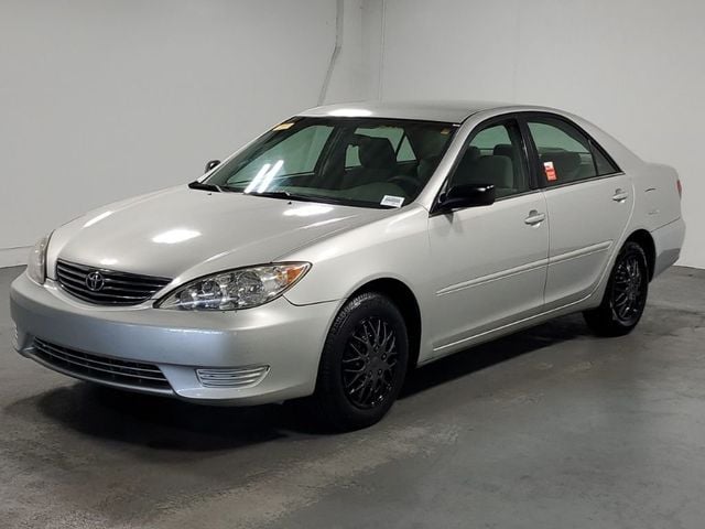 Used 2005 Toyota Camry LE with VIN 4T1BE32K85U601159 for sale in Buford, GA